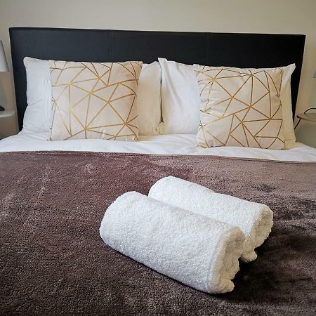 Serviced Apartment /Excel/ Olympic City/ O2 Arena Londra Esterno foto